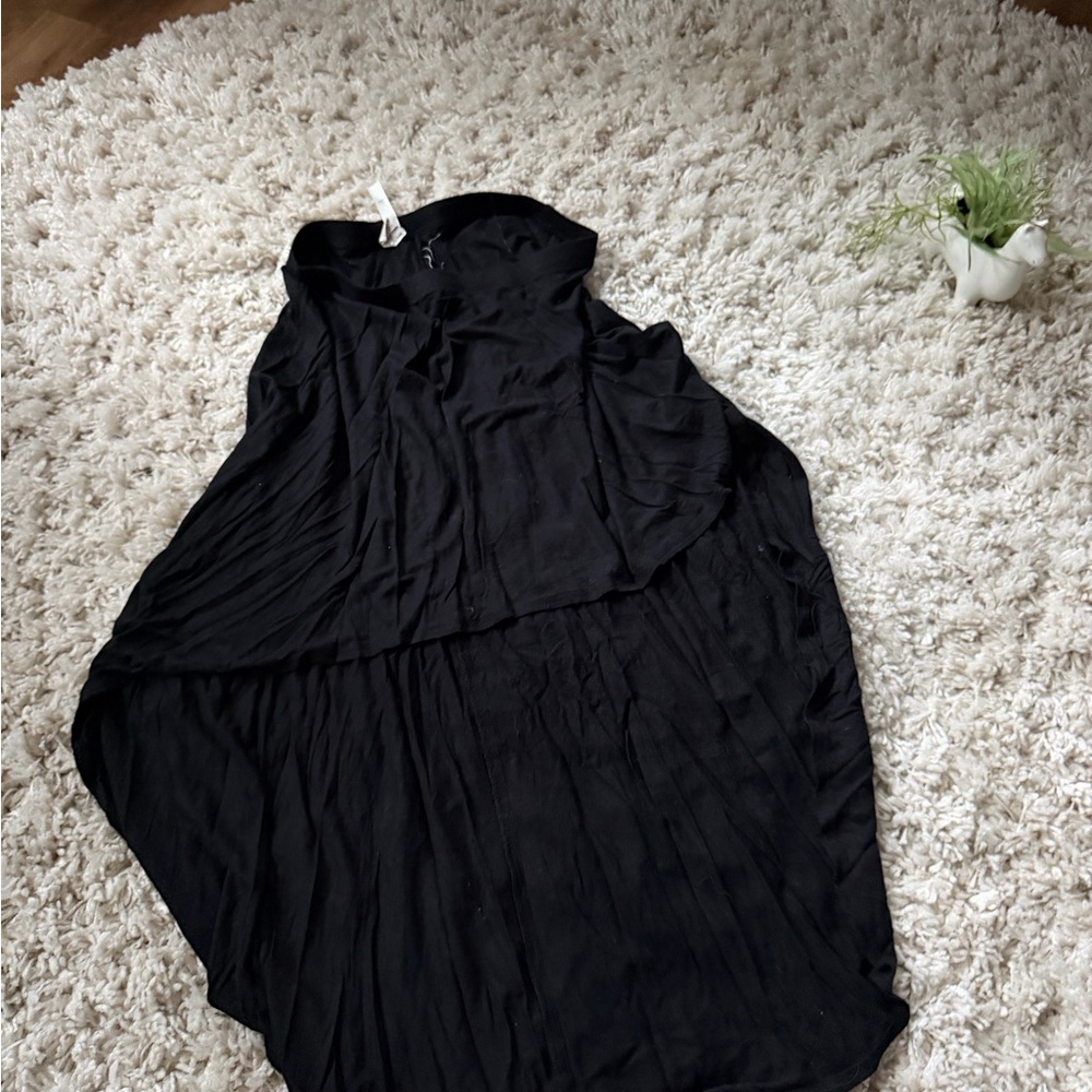 Stylish Black Icon Y2K 2000s vintage high, low maxi skirt